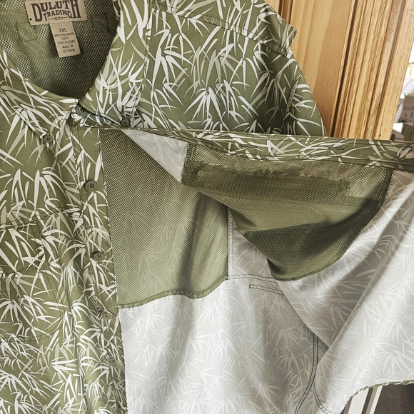 Duluth Trading Co Green and White Casual Button Down Shirt - Picture 8 of 8